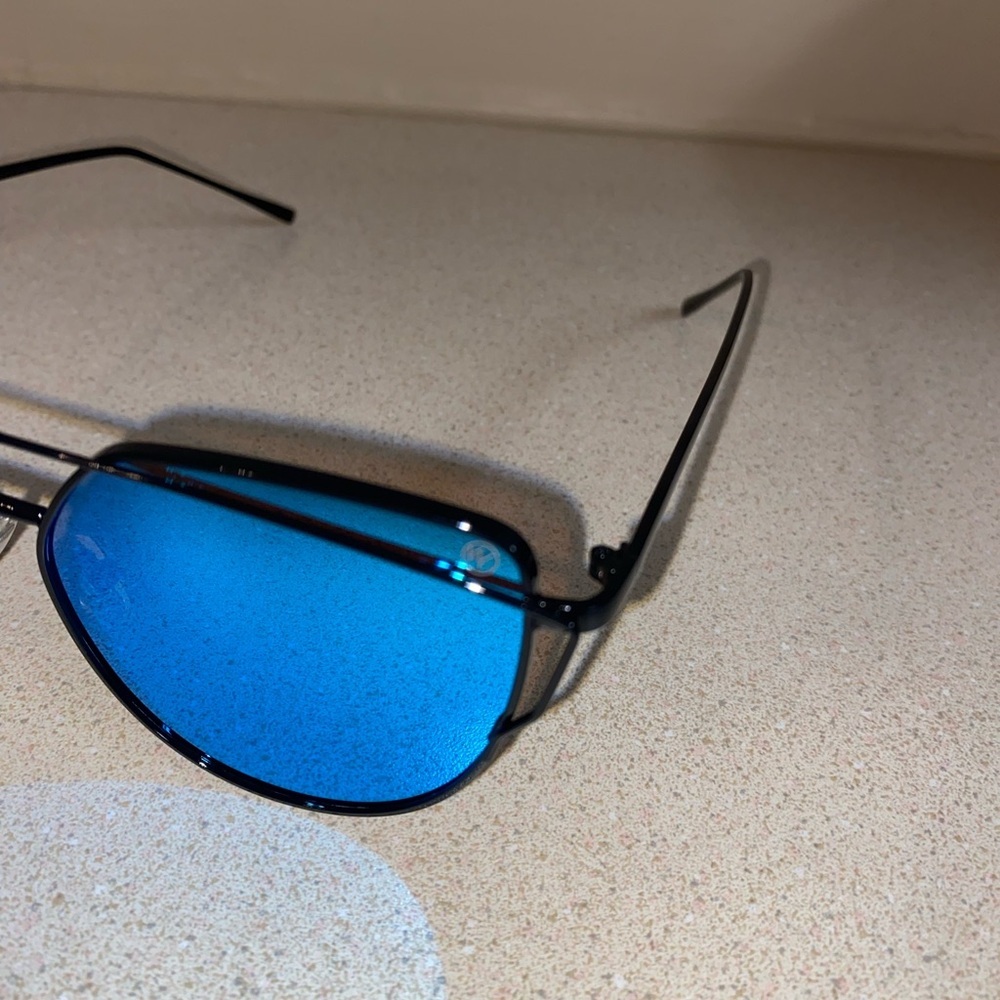 Fashion Metal Aviator Sunglasses - Picture 5 of 5